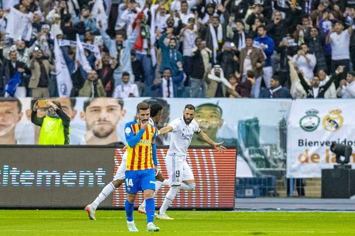 Karim Benzema fagnar marki sínu í leiknum í kvöld. Hann skoraði einnig í vítaspyrnukeppninni.