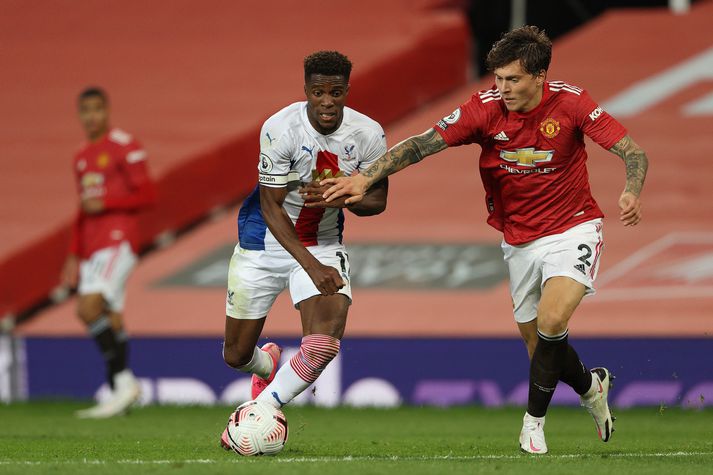 Victor Lindelöf réði lítið við Wilfried Zaha í leik Manchester United og Crystal Palace í fyrradag.