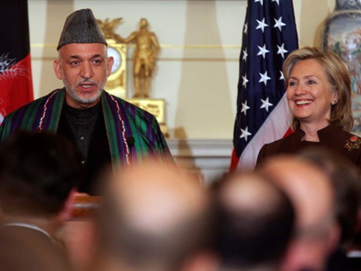 Hamid Karzai og Hillary Clinton á blaðamannafundi í Washington í gær.
