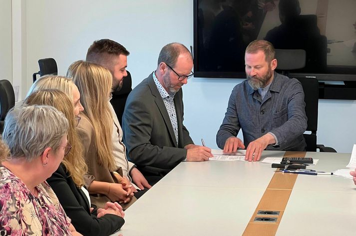 Ástráður Haraldsson ríkissáttasemjari var viðstaddur ásamt samninganefndum.