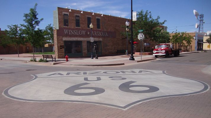 Matthew Gibson, keyrði næstum því þrjú þúsund kílómetra til Winslow í Arizona, þar sem hann játaði fimmtán ára gamalt morð.