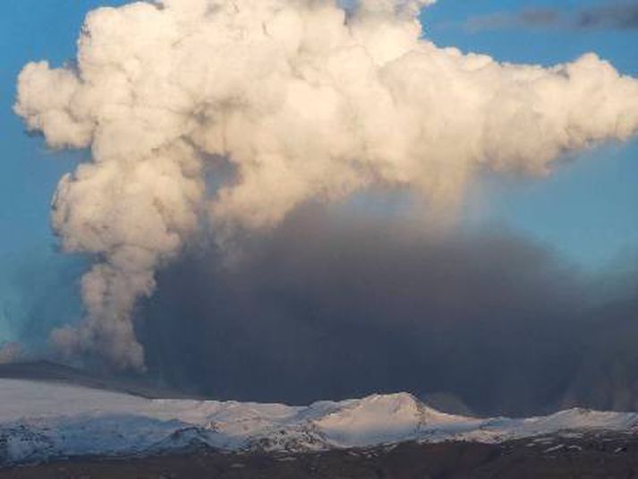 Eyjafjallajökull er hættur að gjósa - í bili.