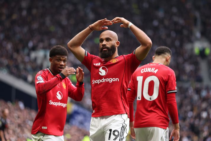 Tottenham Hotspur v Manchester United - Premier League LONDON, ENGLAND - NOVEMBER 08: Bryan Mbeumo of Manchester United celebrates scoring his team's first goal during the Premier League match between Tottenham Hotspur and Manchester United at the Tottenham Hotspur Stadium on November 08, 2025 in London, England. (Photo by Alex Pantling/Getty Images)