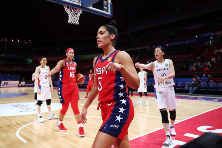 Kelsey Plum varð heimsmeistari með bandaríska landsliðinu á dögunum aðeins nokkrum vikum eftir að hún varð WNBA-meistari.