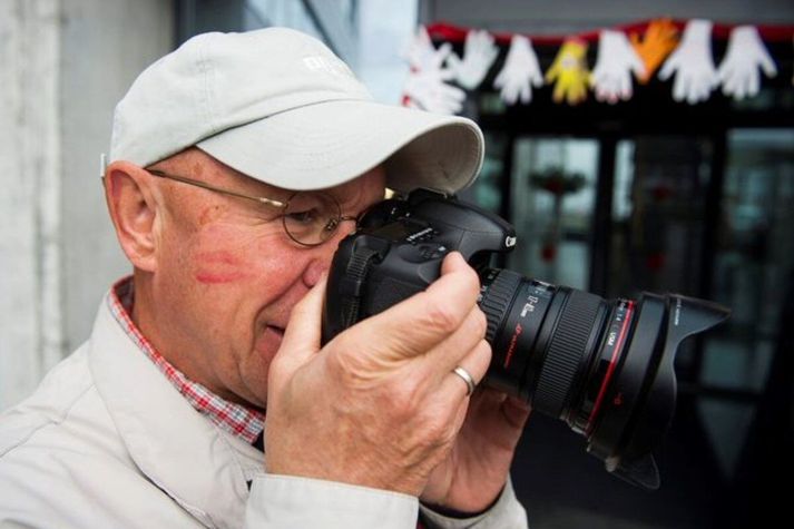 Gunnar V. Andrésson fréttaljósmyndari hefur fangað söguleg augnablik þjóðarinnar í fimmtíu ár. Nú er komin út bók með myndum Gunnars sem Sigmundur Ernir Rúnarsson tók saman.  