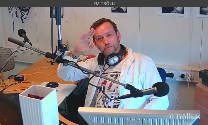 Andri Hrannar Einarsson í hljóðveri FM Trölla. Hann er nú fluttur til Ítalíu og býr þar með kærustu sinni, Fransescu.