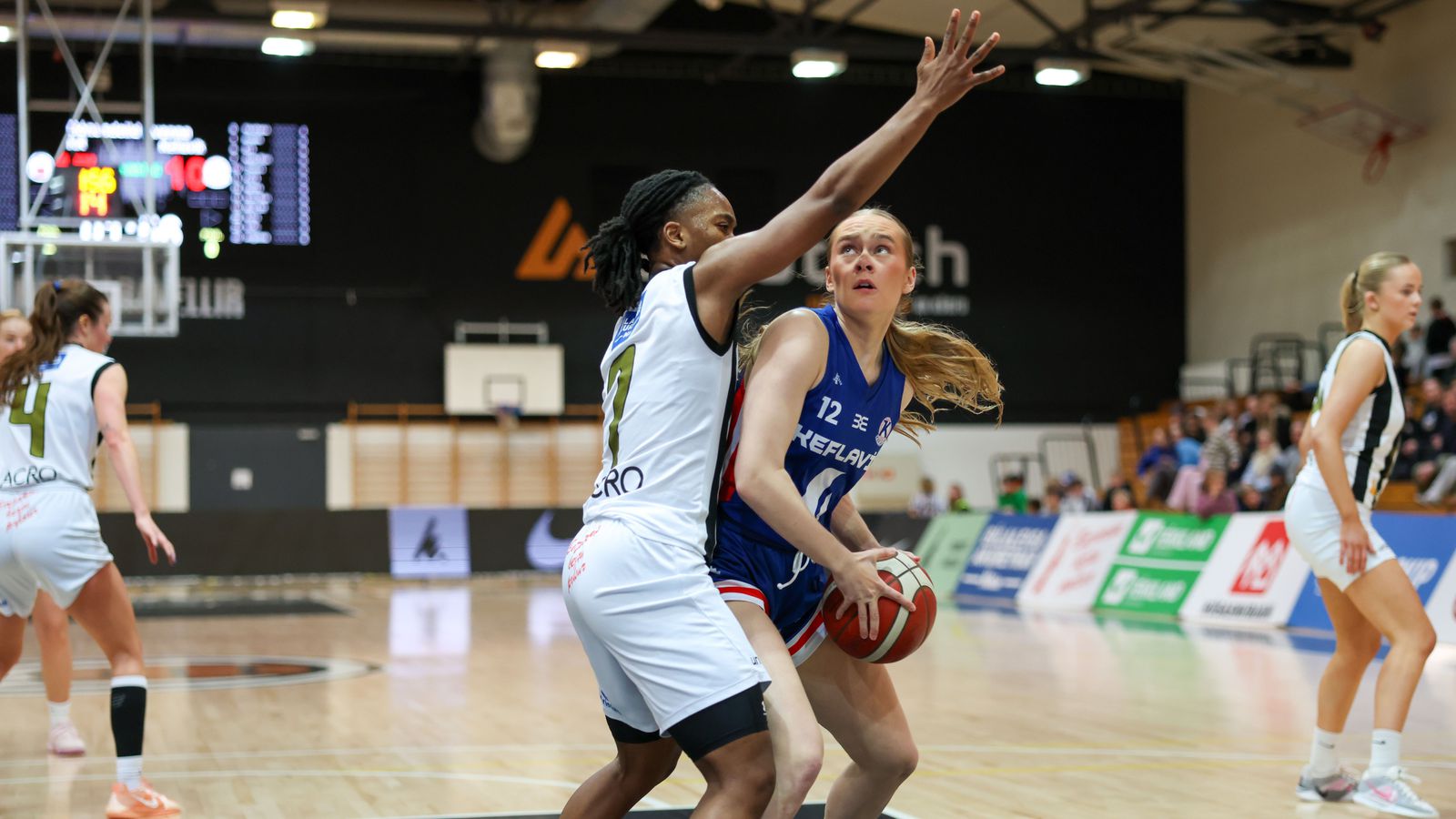 Í beinni: KR - Kefla­vík | Stál í stál í ein­vígi liðanna