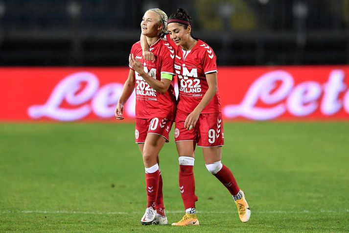 Pernille Harder og Nadia Nadim hafa lengi verið í aðalhlutverkum hjá danska landsliðinu.