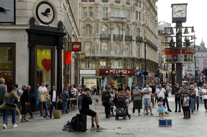 Nú er talið að um 8% fólks á Bretlandi hafi smitast af kórónuveirunni en jafnvel allt að 17% í London. Faraldurinn gæti því enn versnað verulega.