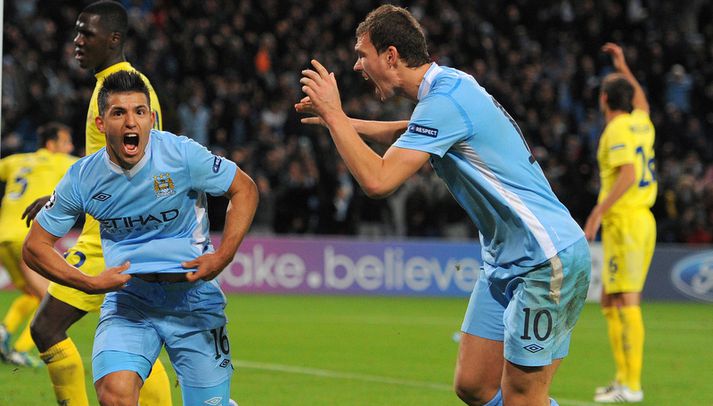 Sergio Aguero fagnar hér sigurmarki sínu.