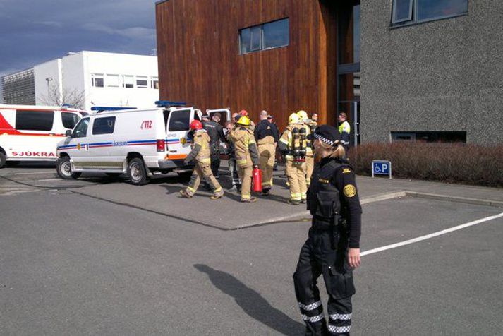 Mikill viðbúnaður var vegna tilraunar Medhis til þess að kveikja í sér.