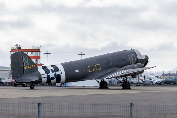 Þessi ber heitið „Placid Lassie“ og var smíðuð árið 1943 í Douglas-verksmiðjunum í Kaliforníu.