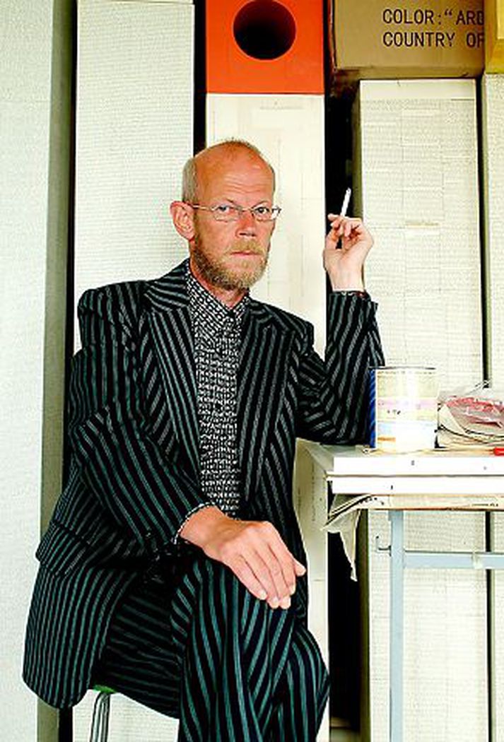 Jón Laxdal. Sýning hans verður framlengd til áramóta.