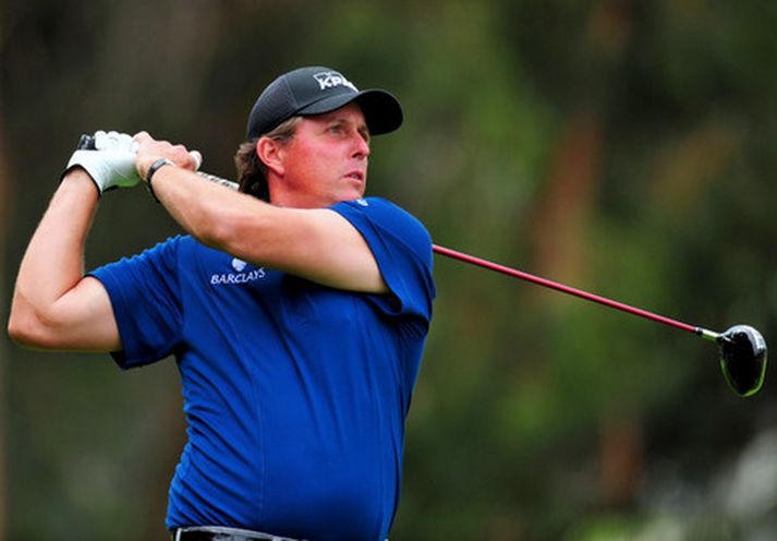 Phil Mickelson sýndi mikinn styrk á lokaholunum.