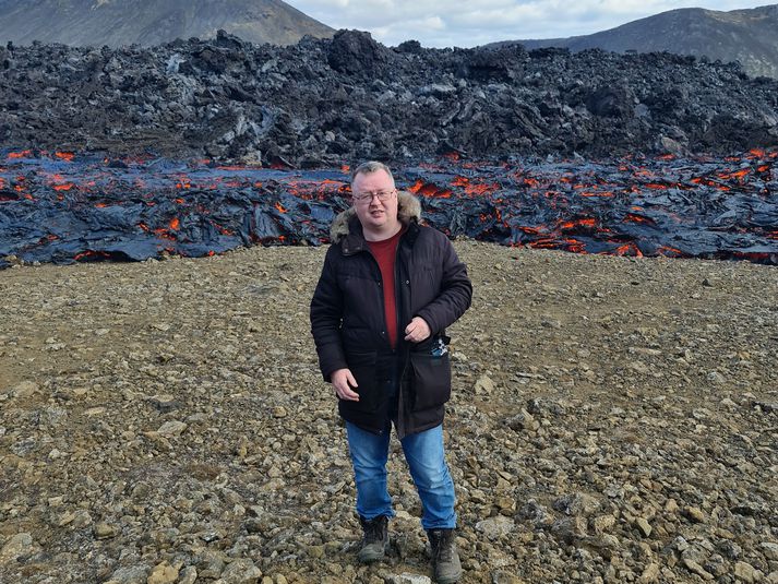 Jón Frímann er einn þekktasti borgaralegi vísindamaður landsins, hann hefur fengið nóg af Meta. 