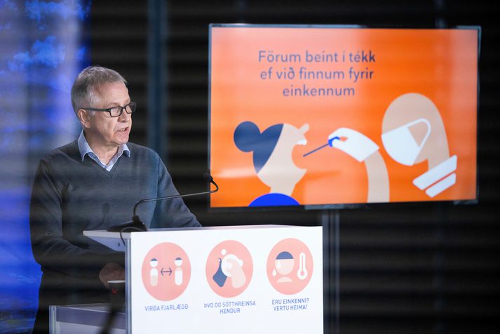 Þórólfur Guðnason sóttvarnalæknir fer yfir málin á fundinum.