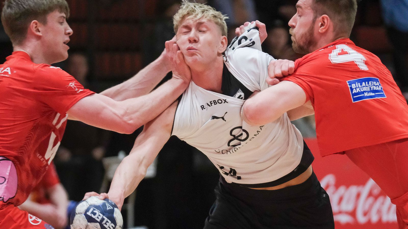 Upp­gjör: Haukar - FH 25-32| Haukar létu valta yfir sig á heima­velli