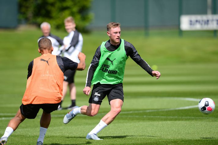 Sean Longstaff er mættur til æfinga hjá Newcastle á ný eftir sumarfrí