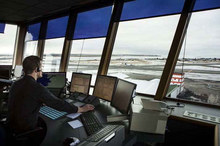 Í flugturninum á Reykjavíkurflugvelli í síðasta mánuði. Þar er bara einn á vakt eftir að dagvinnu lýkur og þá má ekkert út af bregða í yfirvinnubanni.