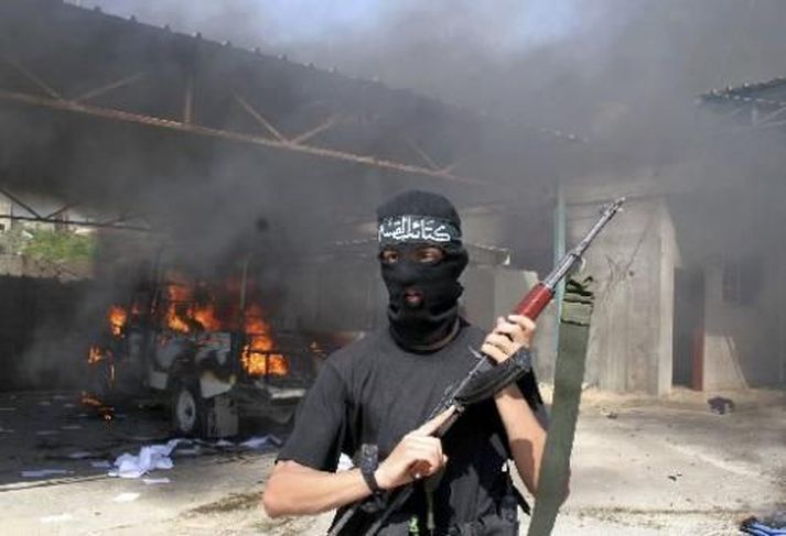 Grímuklæddur Hamasliði.  Mynd úr safni.