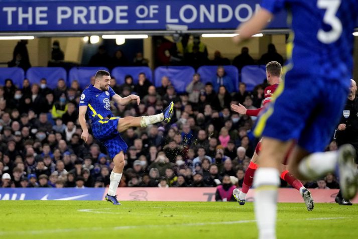 Mateo Kovacic sést hér skora markið sitt fyrir Chelsea á móti Liverpool á sunnudaginn.