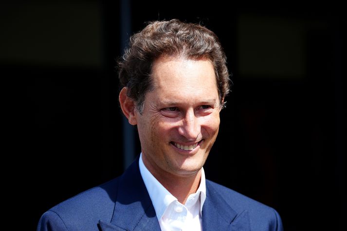 John Elkann, forseti Ferrari, vill að sínir ökumenn fari að einbeita sér meira að akstrinum.