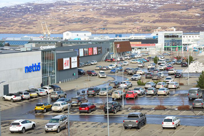 Það verður eflaust blíða á Akureyri á morgun en léttskýjað í dag. 