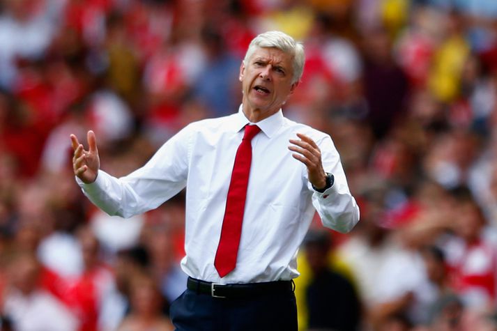 Wenger ósáttur á hliðarlínunni í dag.