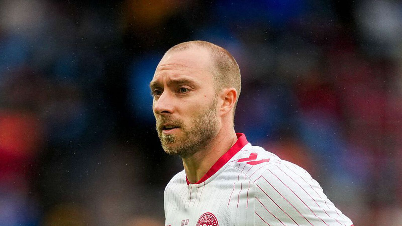 Eriksen hneig aftur niður og leikurinn blásinn af