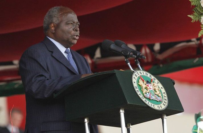 Mwai Kibaki heldur ræðu árið 2010.