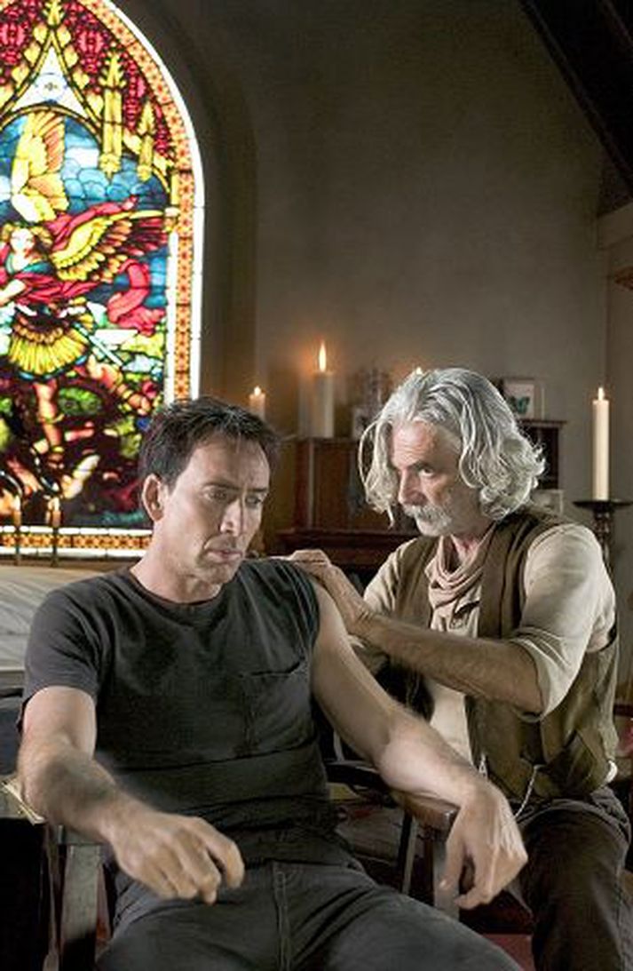 Nicolas Cage fer með aðalhlutverkið í Ghost Rider.