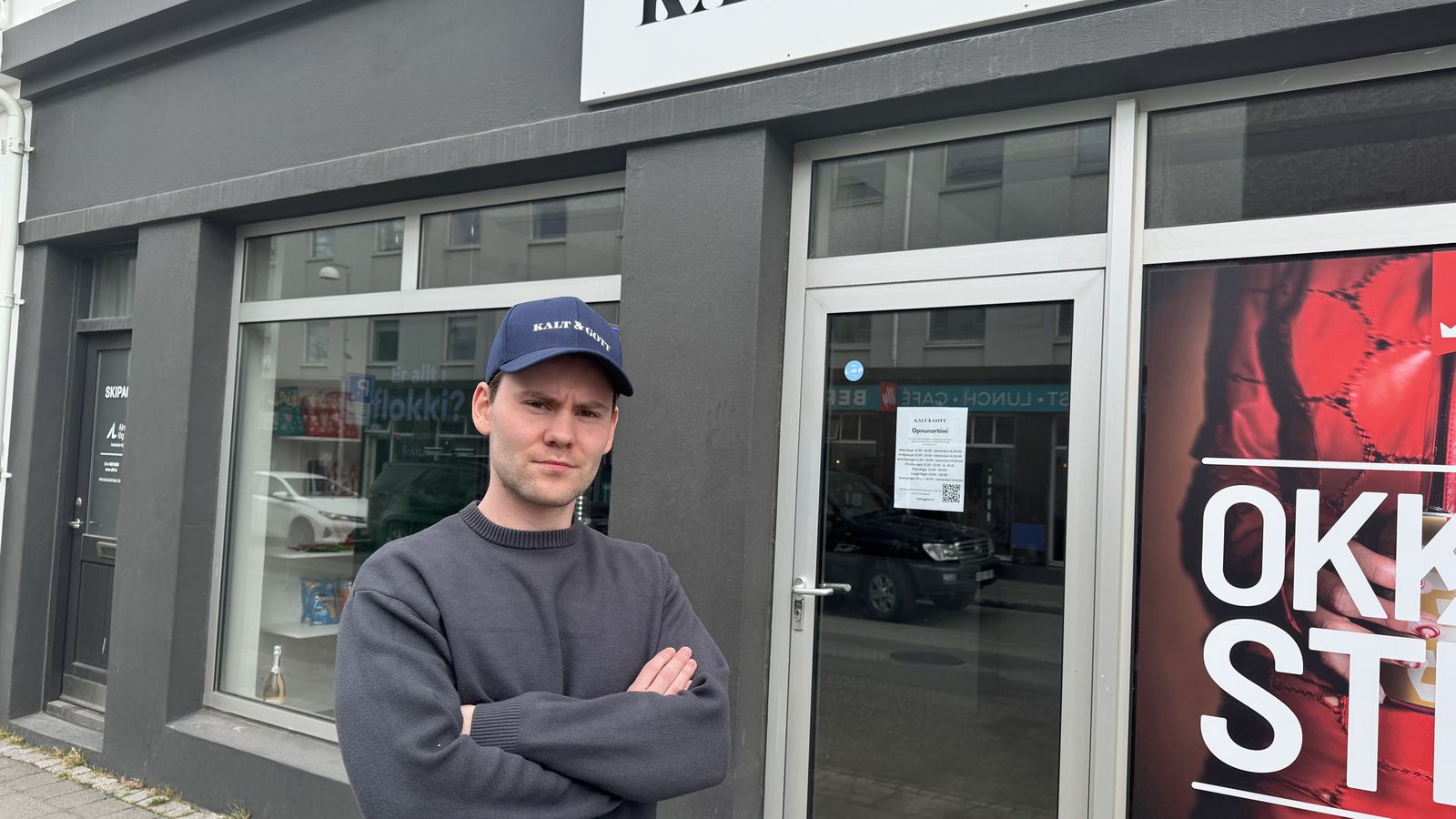 Löggan bankaði upp á á skír­dag