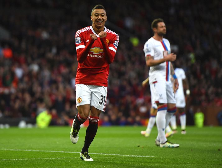 Jesse Lingard fagnar í kvöld.