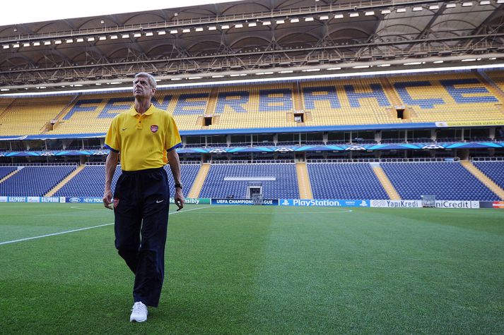 Wenger undirbýr sína leikmenn nú fyrir leikinn gegn Fenerbahce í kvöld.