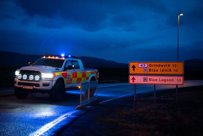 Grindavík er orðin að draugabæ. Þar er hvorki lögregla né björgunarsveitir.