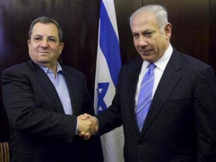 Ehud Barak og  Benjamin Netanyahu ætla að mynda stjórn.