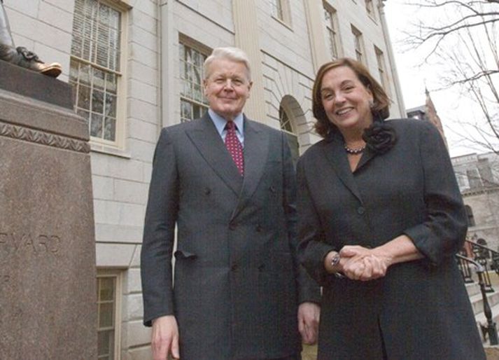 Ólafur Ragnar Grímsson og Jacky O´Neill hjá Harvard-háskólanum.