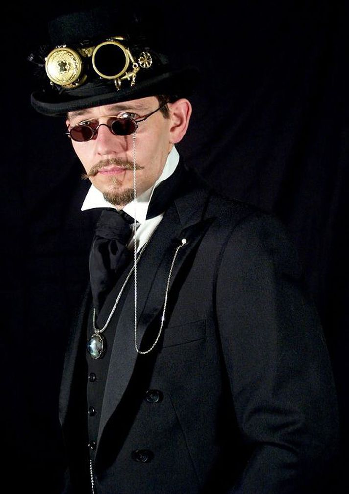 Ingimar Oddsson heldur gufupönkshátíð á Bíldudal.