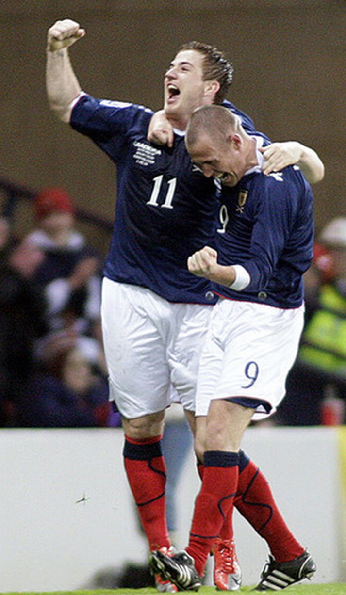 Ross McCormack fagnar hér marki sínu í kvöld.