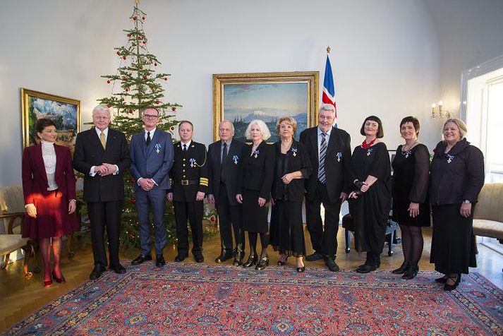 Soffía Vagnsdóttir festist í höfuðborginni þegar hún fékk fálkaorðuna afhenda. Hún er hér önnur frá hægri.