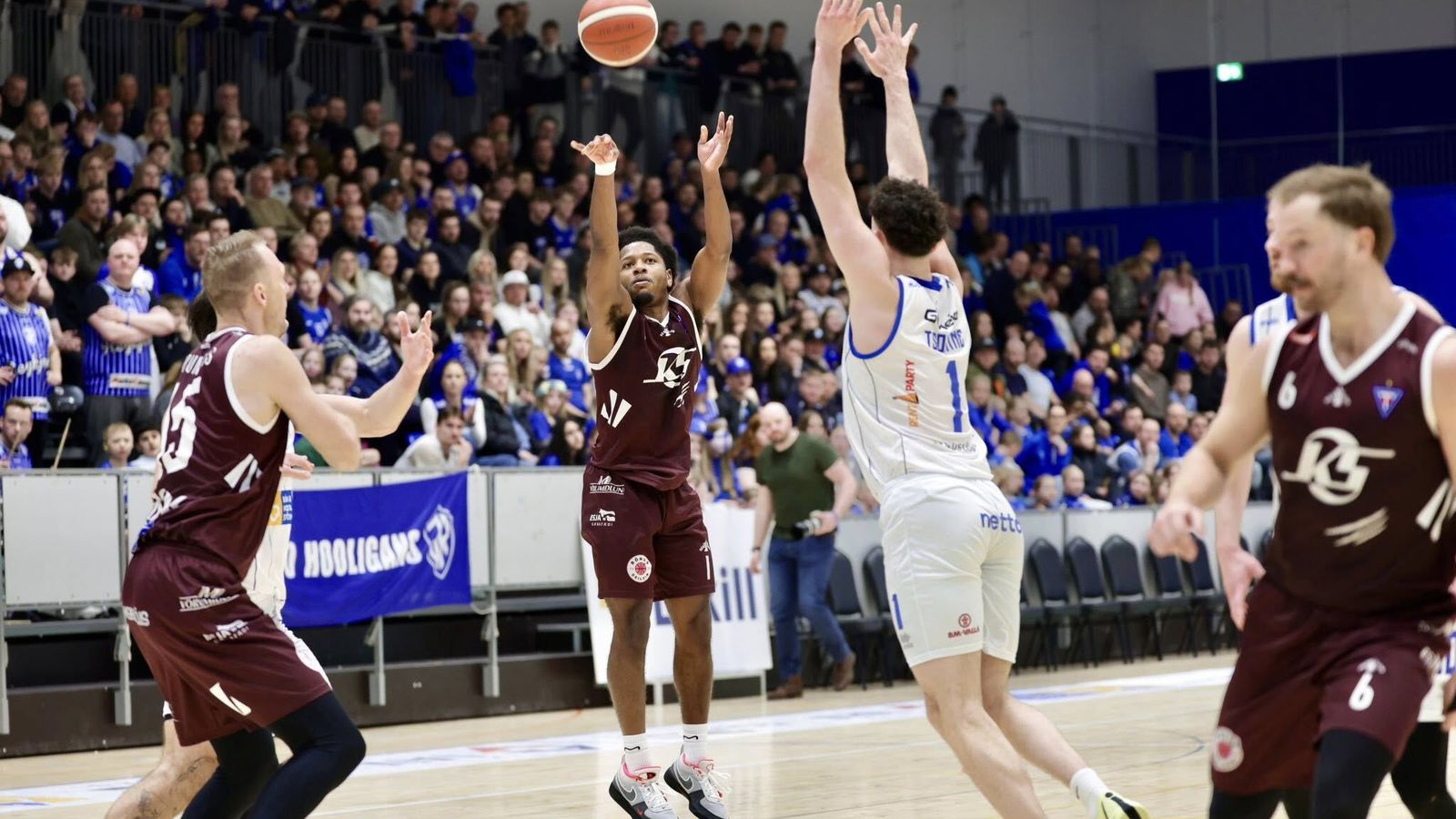 Tinda­stóll - ÍR | Sópurinn á loft í Síkinu?