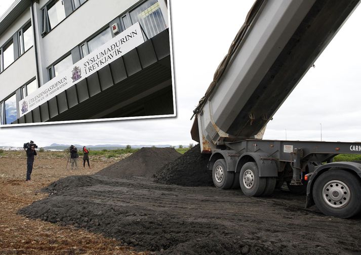 Sýslumaðurinn í Reykjavík hefur hafnað beiðni um lögbann vegna framkvæmda við lagningu vegar í Gálgahrauni í Garðabæ.