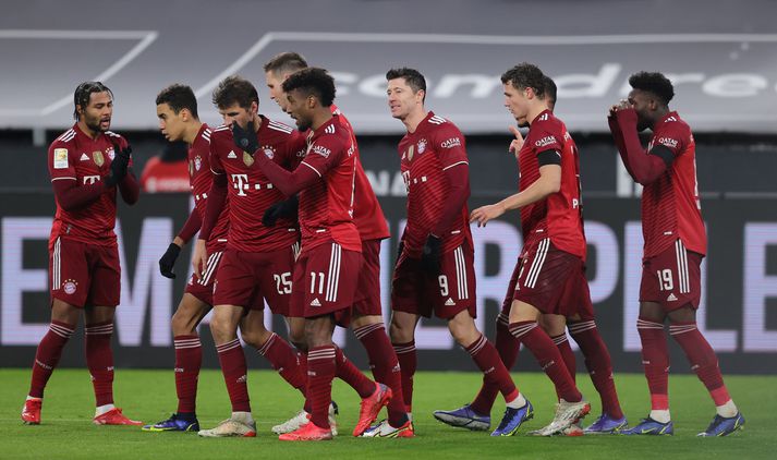 Bayern München er nú með fjögurra stiga forskot á toppi þýsku úrvalsdeildarinnar í fótbolta.