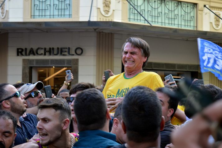 Bolsonaro á framboðsfundinum í gær.