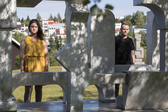 Sigríður Sunna Reynisdóttir og Valgeir Sigurðsson eru listrænir stjórnendur hátíðarinnar sem verður haldin að mestu leyti í skúlptúragarði Hallsteins Sigurðssonar.