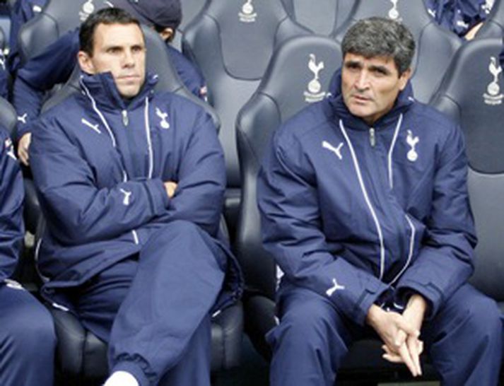 Gus Poyet og Juande Ramos sitja í heitum sætum þessa dagana