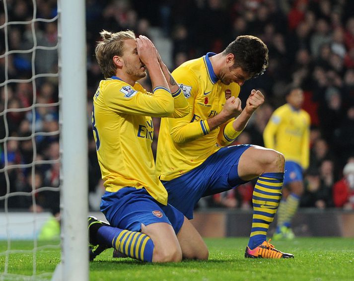 Bendtner og Giroud svekktir.