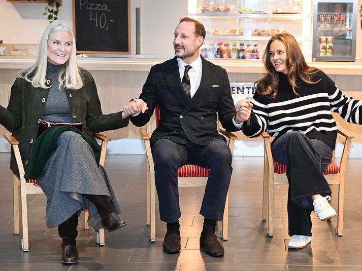 Mette-Marit og Hákon ásamt dóttur sinni Ingrid Alexöndru. 