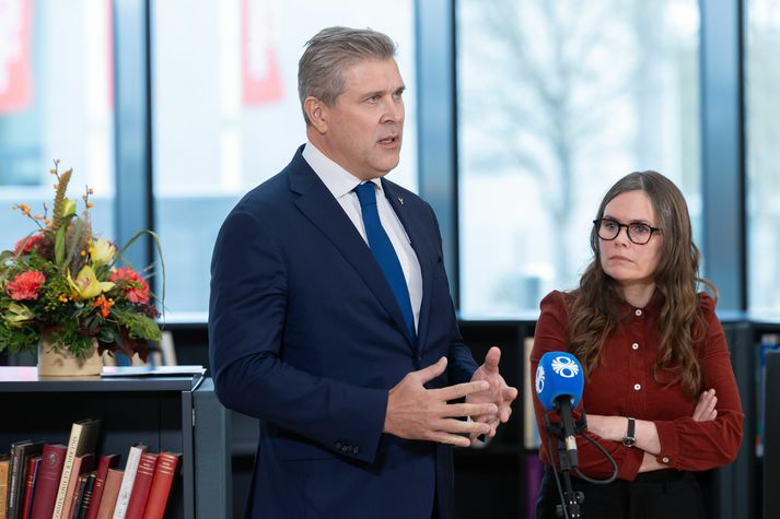 Bjarni Benediktsson, forsætisráðherra Íslands, telur ekki að Katrín Jakobsdóttir, fyrrverandi forsætisráðherra, hafi gert mistök með því að gefa kost á sér til embætti forseta Íslands.