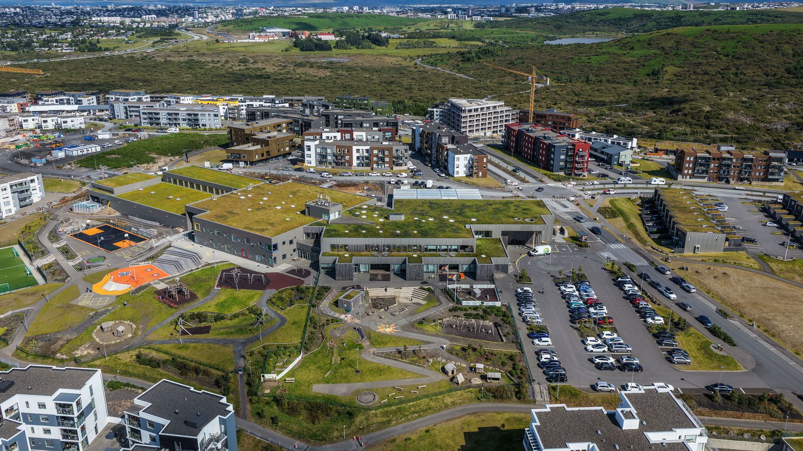 Opna nýja sund­laug í Urriðaholti